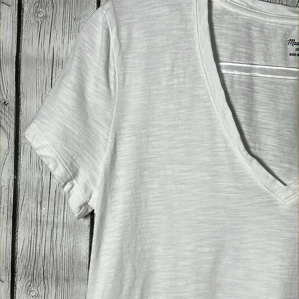 Madewell White Basic Tee Size Medium - image 3